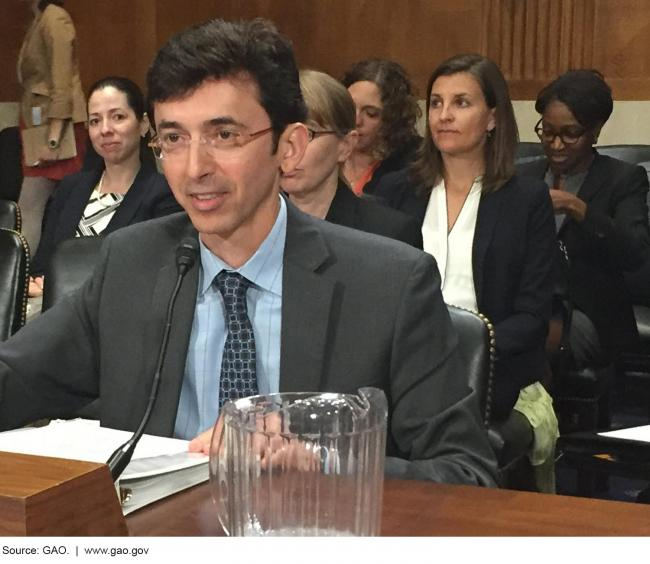 Natural Resources and Environment Director Alfredo Gómez testifying in Congress